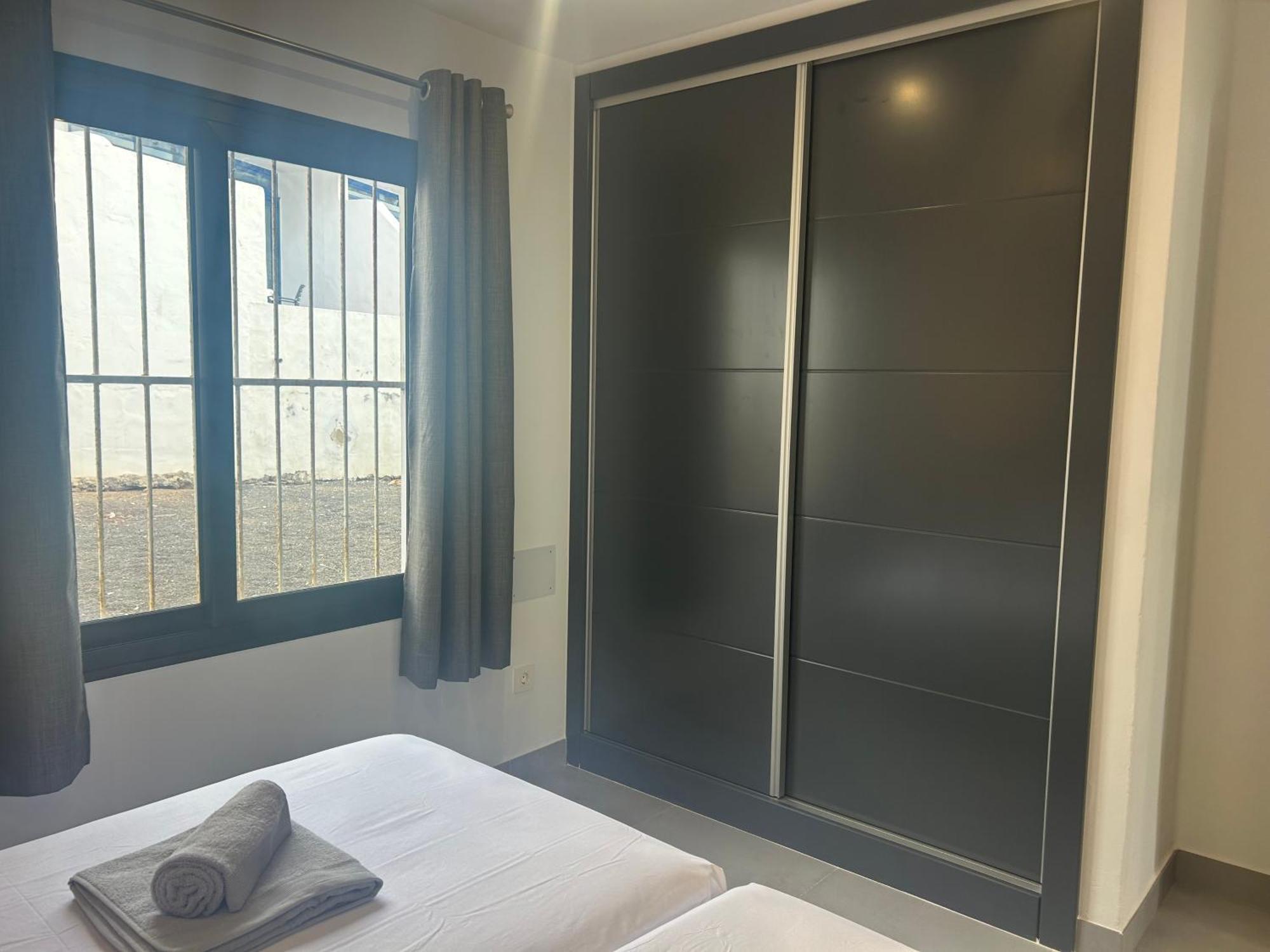 Stunning 2 Bedroom Seafront Apartment Puerto del Carmen  Exterior photo